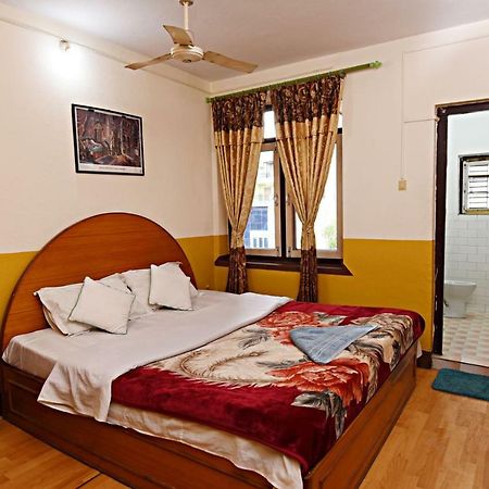 Отель Kathmandu Garden House Экстерьер фото