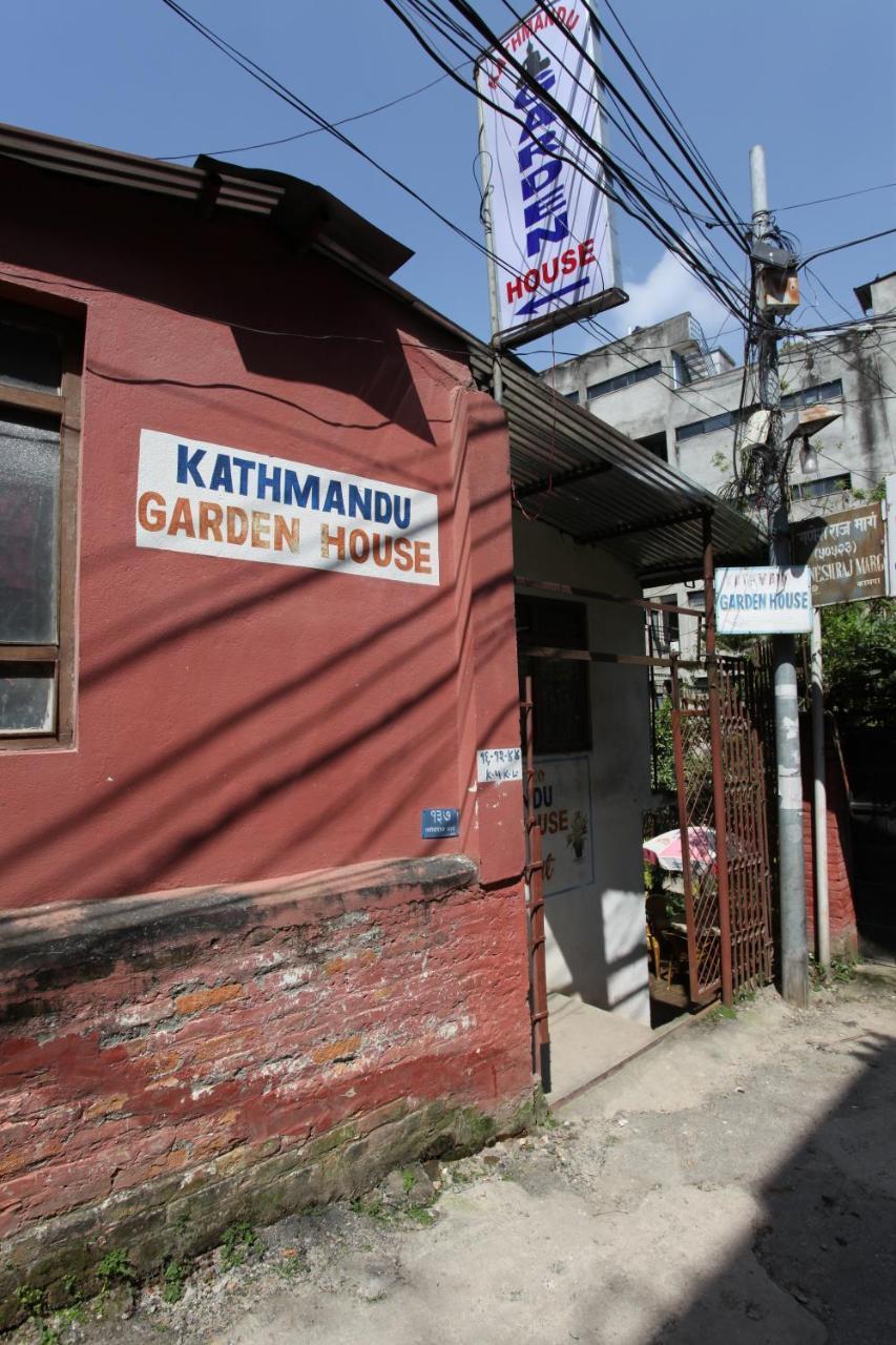 Отель Kathmandu Garden House Экстерьер фото