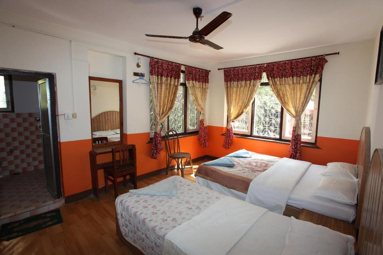 Отель Kathmandu Garden House Экстерьер фото