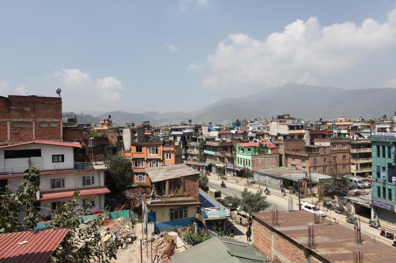 Отель Kathmandu Garden House Экстерьер фото