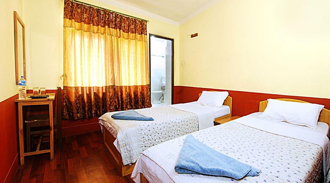 Отель Kathmandu Garden House Экстерьер фото